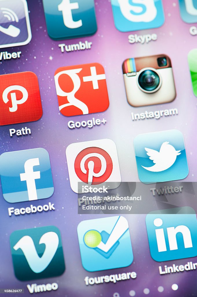 Pinterest 및 소셜 미디어 애플리케이션은 Iphone - 로열티 프리 Apple Computers 스톡 사진