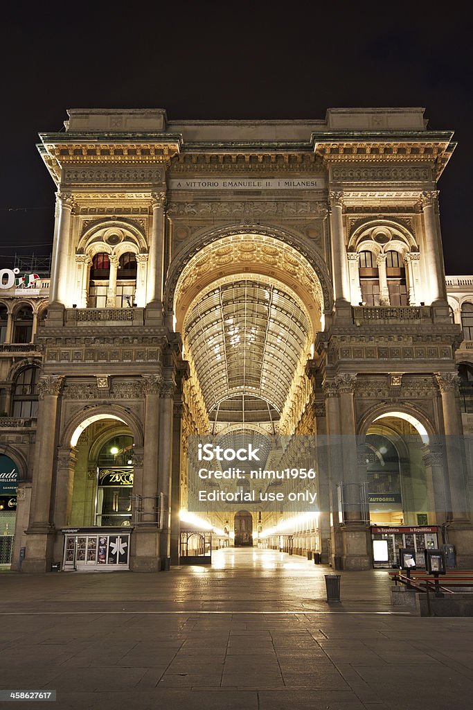 Galleria Vittorio Emanuele II bei Nacht. Mailand. Italien. - Lizenzfrei Einkaufen Stock-Foto