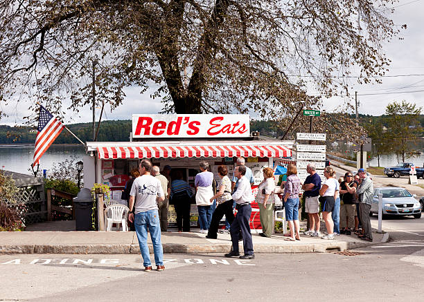 rosso ristorante cibo di strada, maine - editorial in a row national landmark famous place foto e immagini stock