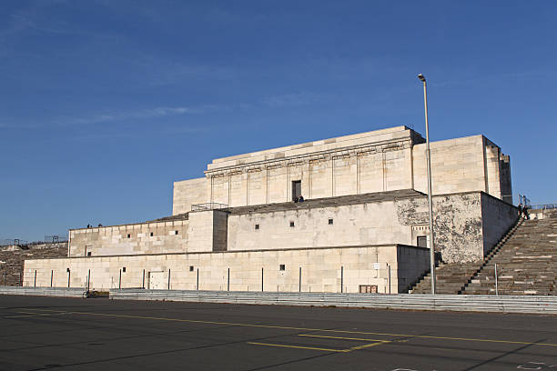 edificio histórico de zeppelin tribune en nuremberg - adolf hitler fotografías e imágenes de stock