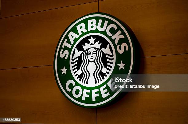 Znak Kawiarnia Starbucks - zdjęcia stockowe i więcej obrazów Bez ludzi - Bez ludzi, Biznes, Edytorski