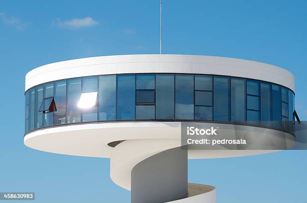 Foto de De Niterói Center e mais fotos de stock de Arquitetura - Arquitetura, Astúrias, Azul