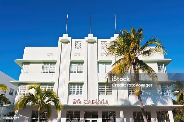 Miami Beach Hotel W Stylu Art Deco Palmami Floryda - zdjęcia stockowe i więcej obrazów Miami - Miami, Hotel, Aleja
