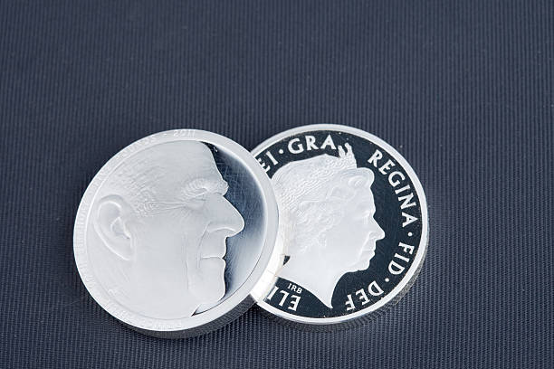 homenagem moeda de cinco libras - prince philip imagens e fotografias de stock
