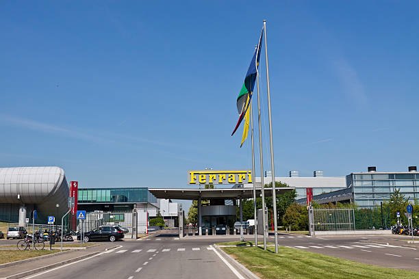 la fábrica en ferrari maranello. - team modena fotografías e imágenes de stock