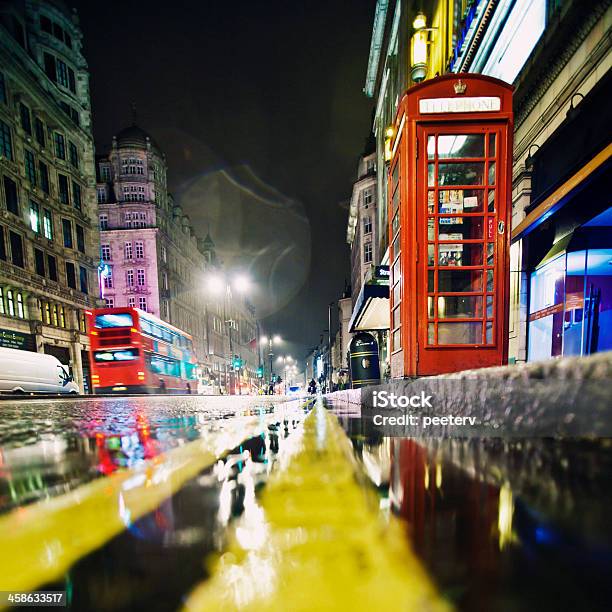 Chuvoso De Londres À Noite - Fotografias de stock e mais imagens de Londres - Inglaterra - Londres - Inglaterra, Anoitecer, Antigo