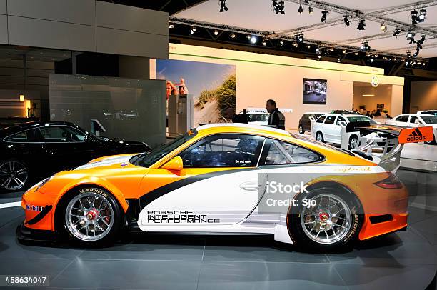 Гонки Автомобилей Porsche 911 Hybrid — стоковые фотографии и другие картинки Porsche - Porsche, Porsche 911, Авто-шоу
