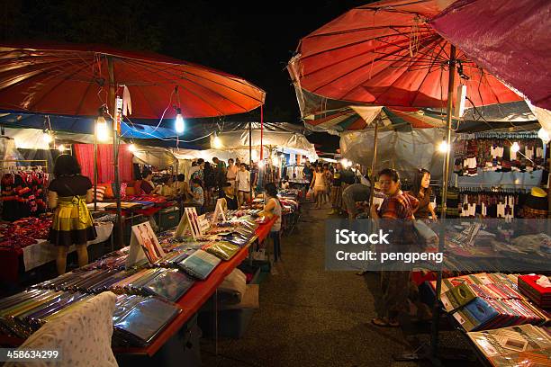 Mercato Notturno - Fotografie stock e altre immagini di Provincia di Chiang Mai - Provincia di Chiang Mai, Notte, Ristorante