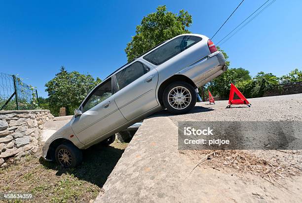 自動車事故 - 事故のストックフォトや画像を多数ご用意 - 事故, 橋, 衝突事故