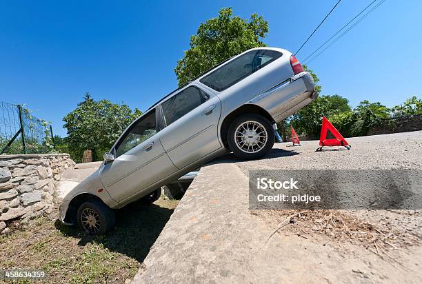 Foto de Acidente De Carro e mais fotos de stock de Acidente - Acidente, Colisão, Ponte