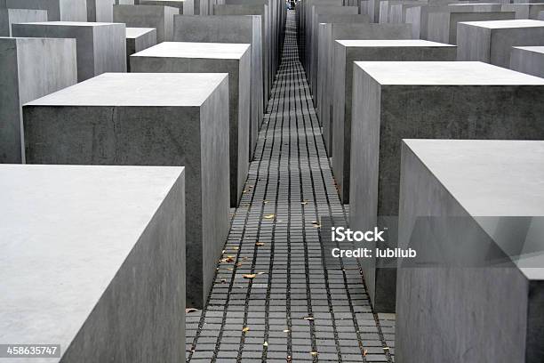 Luz Sombra El Museo Del Holocausto En Berlín Alemania Foto de stock y más banco de imágenes de Berlín