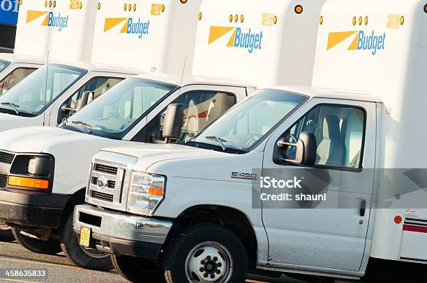 Budget Autovermietung Transporter Stockfoto und mehr Bilder von Auto mieten - Auto mieten, Editorial, Farbbild