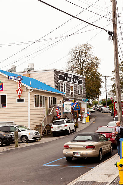 boothbay harbor, maine - residential district community small town america maine stock-fotos und bilder