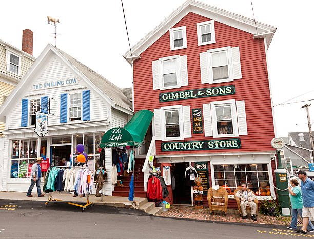 boothbay harbor, maine - residential district community small town america maine stock-fotos und bilder