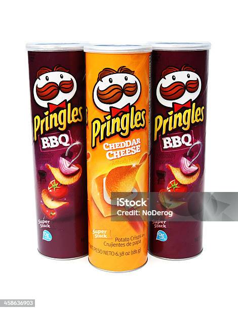 Pringles Chipsy Ziemniaczane - zdjęcia stockowe i więcej obrazów Procter &amp; Gamble - Procter & Gamble, Bez ludzi, Białe tło