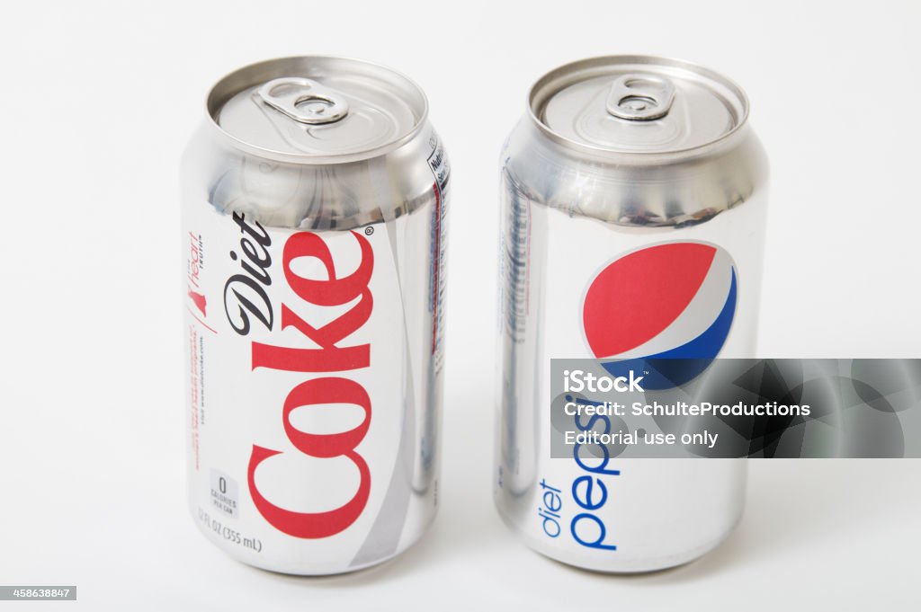 Diät Versionen von Coca-Cola und Pepsi Dosen auf weißem Hintergrund - Lizenzfrei Abnehmen Stock-Foto