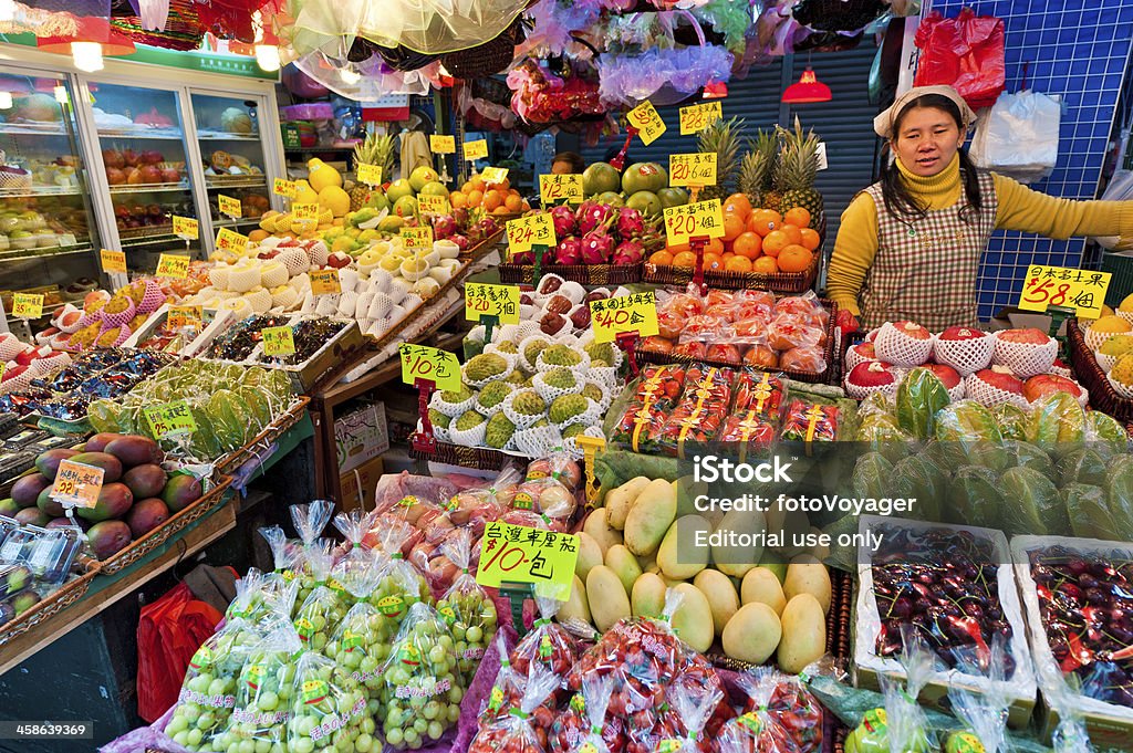 Bunte frische Obst Marktstand chinesische Händler Hong Kong - Lizenzfrei Arbeiten Stock-Foto