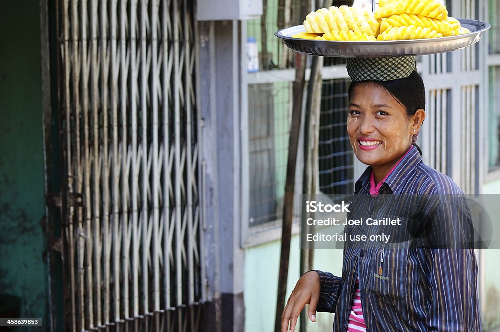 Ananas und business-Frau in Birma - Lizenzfrei Ananas Stock-Foto