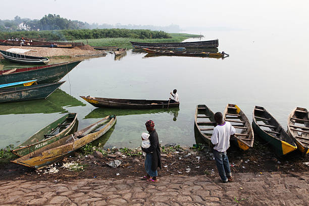 jeziorowa wiktoria - rowboat fishing africa fishing industry zdjęcia i obrazy z banku zdjęć