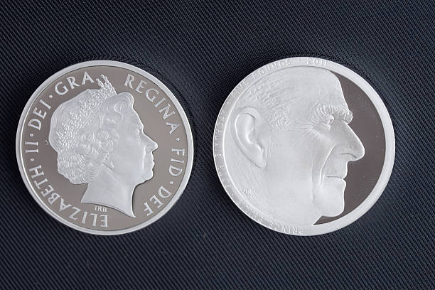 moeda de cinco libras piedfort prata - prince philip imagens e fotografias de stock