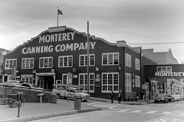 cannery row, monterey - monterey california monterey county cannery row zdjęcia i obrazy z banku zdjęć