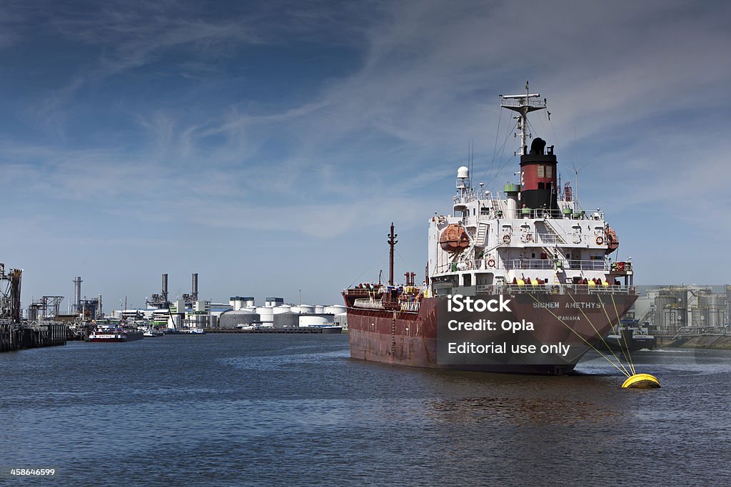 Cisterna per il porto di Rotterdam - Foto stock royalty-free di Porto di Rotterdam