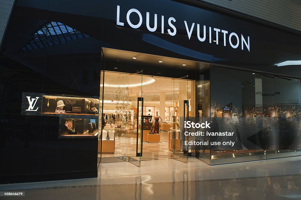 Louis Vuitton Store In Las Vegas Stock Photo - Download Image Now - Beauty,  City, Clothing - iStock