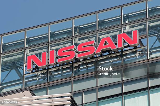 Segno Di Nissan - Fotografie stock e altre immagini di Nissan - Nissan, Giappone, Segnale