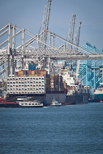 containership darwin - containerisation imagens e fotografias de stock