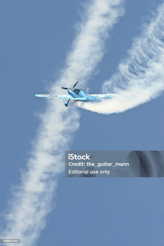 Vol acrobatique - Photo de Armée de l'air libre de droits