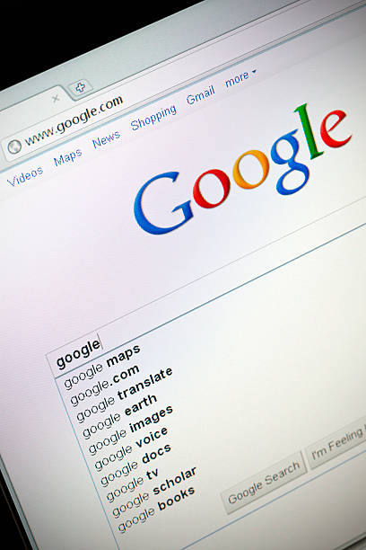 recherche google site web de googlechrome navigateur - google searching internet e commerce photos et images de collection