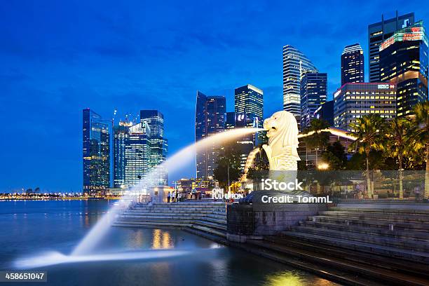 Merilon Estátua Singapura - Fotografias de stock e mais imagens de Singapura - Singapura, Leão da Singapura, Cidade de Singapura