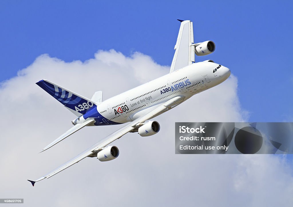 Voler Un Airbus A380 - Photo de Airbus A380 libre de droits