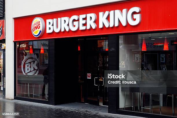 Znak Burger King W Liverpoolu - zdjęcia stockowe i więcej obrazów Burger King - Burger King, Restauracja fast food, Sklep