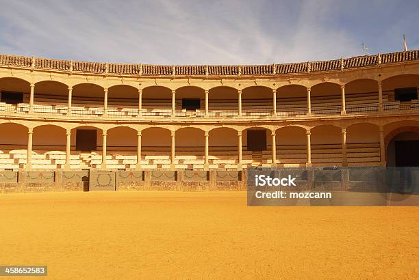 Foto de Plaza De Toros e mais fotos de stock de Praça de touros - Praça de touros, Ronda, Aldeia