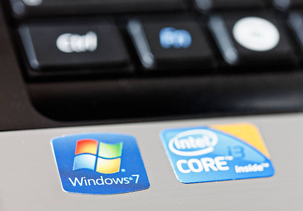 windows 및 인텔 스티커 새로운 노트북 컴퓨터 - window computer microsoft sign 뉴스 사진 이미지