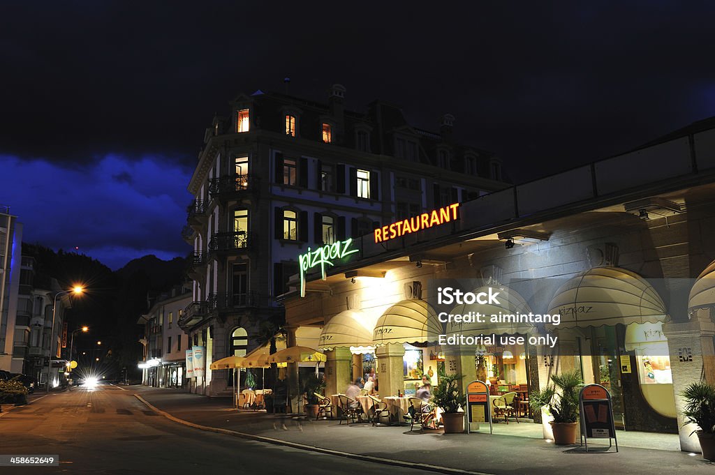 Ristorazione all'aperto in Interlaken - Foto stock royalty-free di Ristorante