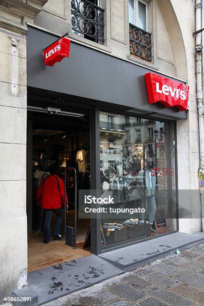 Foto de De Paris e mais fotos de stock de Jeans - Calça Comprida - Jeans - Calça Comprida, Levi's, Arquitetura