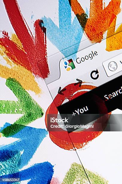 Foto de O Google Plus Página De Boasvindas Detalhe Na Tela Lcd e mais fotos de stock de Cromo - Metal