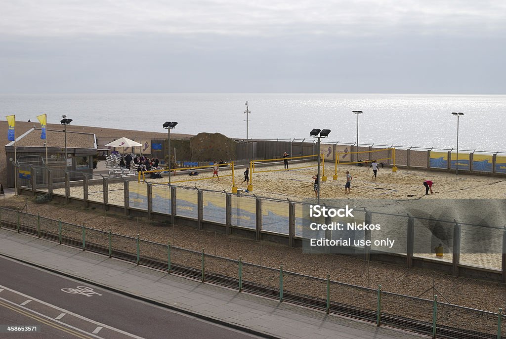 Campo da pallavolo in riva al mare di Brighton. Inghilterra - Foto stock royalty-free di Beach volley