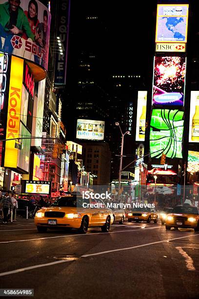 タイムズスクエアの交通 - イルミネーションのストックフォトや画像を多数ご用意 - イルミネーション, エディトリアル, エンタメ総合