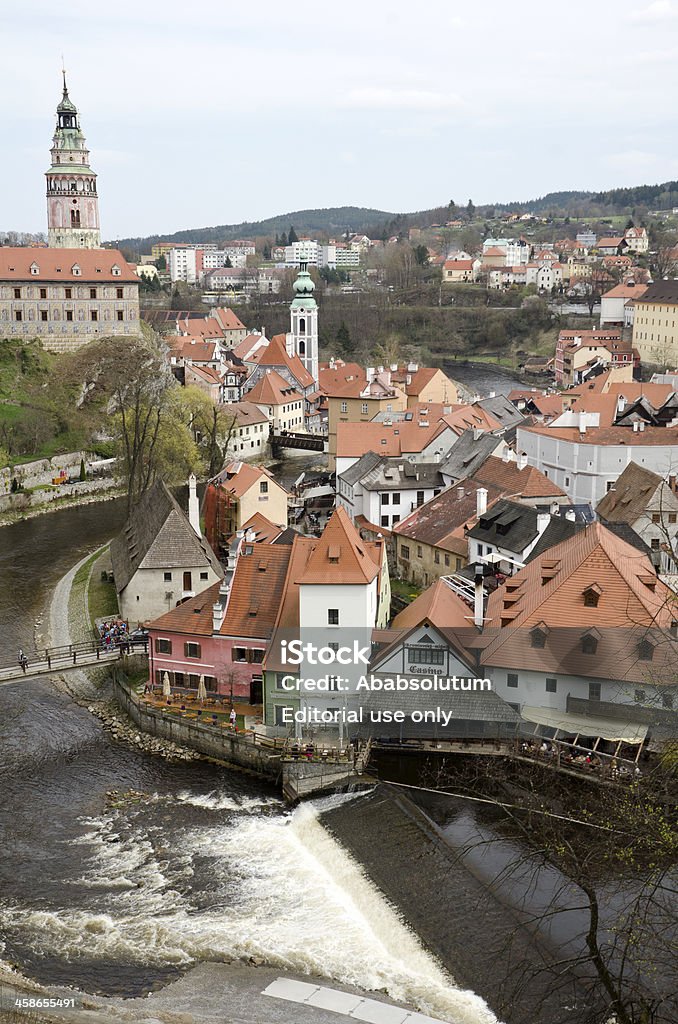 Bohemian Krumlov con Torre di Castello Repubblica Ceca - Foto stock royalty-free di Acqua