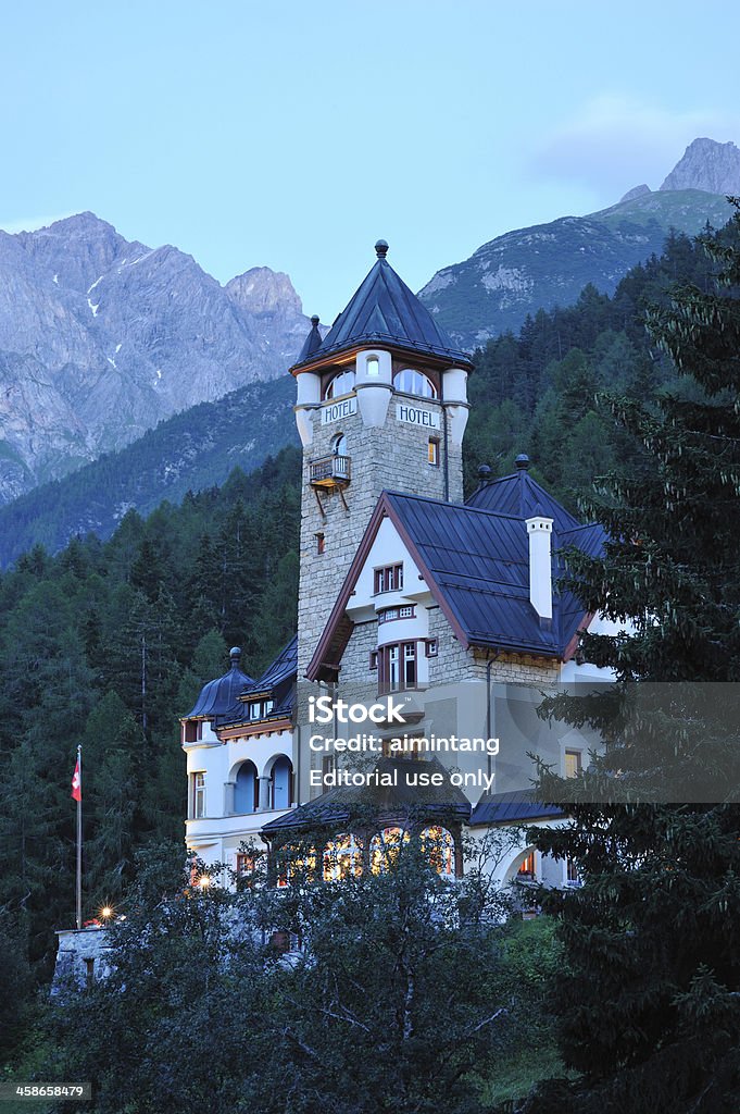 Hotel Villa Engiadina en Suiza - Foto de stock de Arquitectura libre de derechos