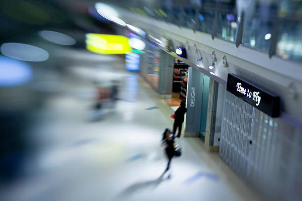 tempo para voar-kennedy airport lounge - lensbaby - fotografias e filmes do acervo