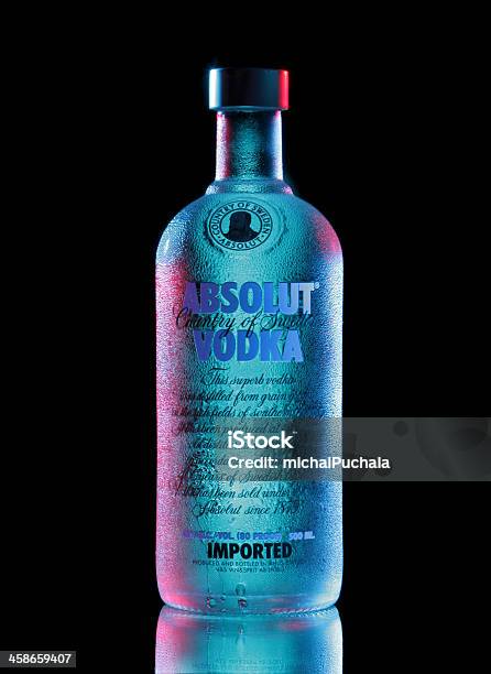 Absolut Водки — стоковые фотографии и другие картинки Бутылка - Бутылка, Водка, Absolut