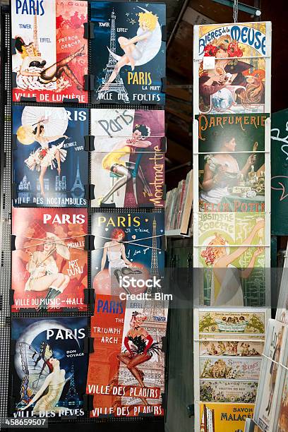 ビンテージポスターや広告の販売では伝統的な Bookstall パリ - ポスターのストックフォトや画像を多数ご用意 - ポスター, パリ, 古風
