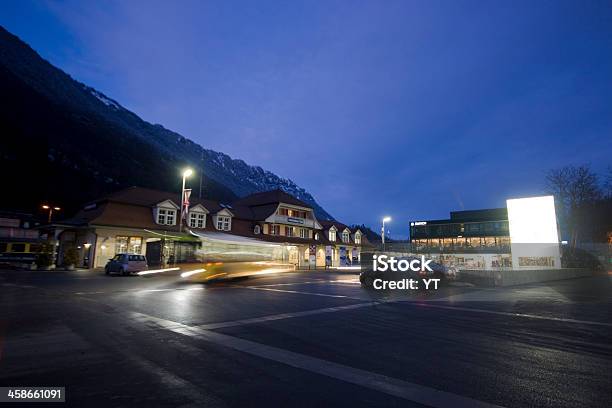 Interlaken Wschód - zdjęcia stockowe i więcej obrazów Interlaken - Szwajcaria - Interlaken - Szwajcaria, Wschód, Autobus