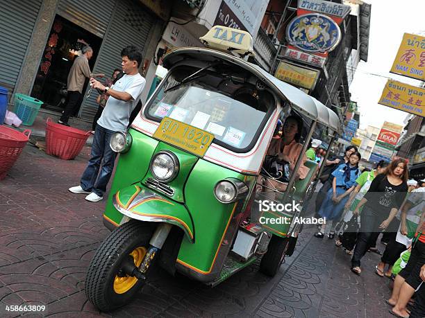 Tuktuk Taxi Su Street A Chinatown - Fotografie stock e altre immagini di Asia - Asia, Autista - Mestiere, Automobile