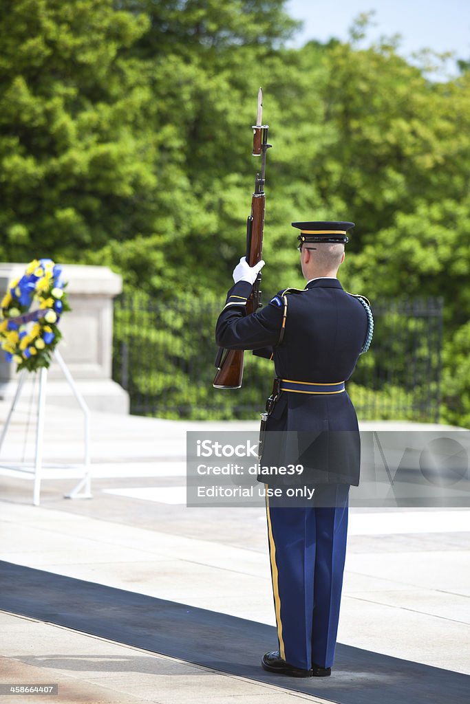 Tomba del soldato ignoto - Foto stock royalty-free di Monumento al milite ignoto - Arlington