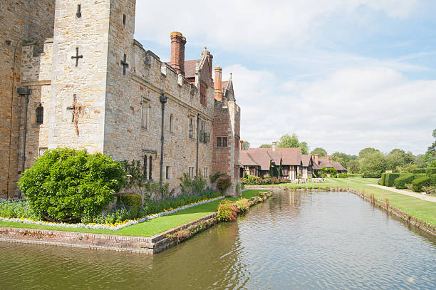 hever castle - hever stock-fotos und bilder